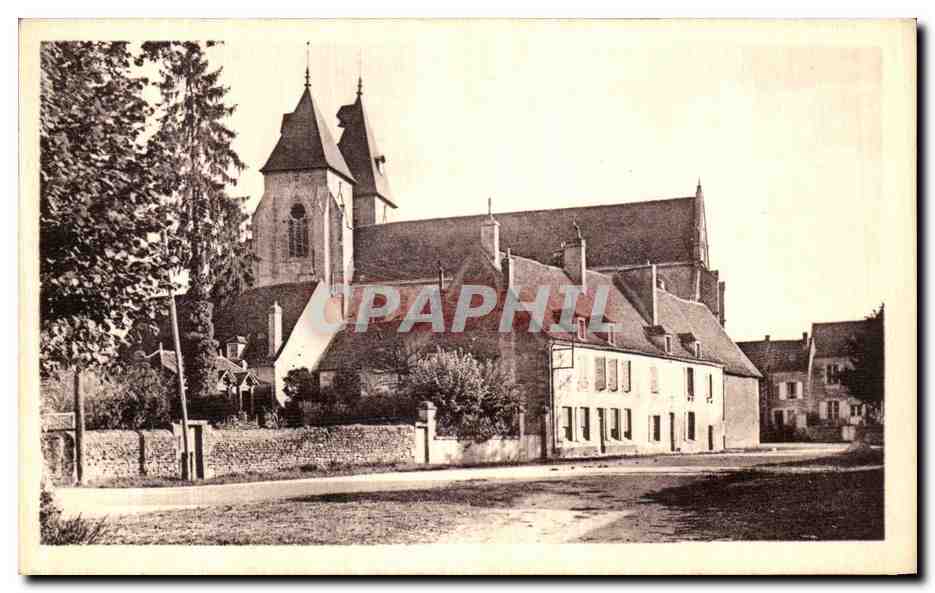Varzy (Nièvre) — L'Église vue de la Place de l'Abattoir — Coll. Barrat, Varzy