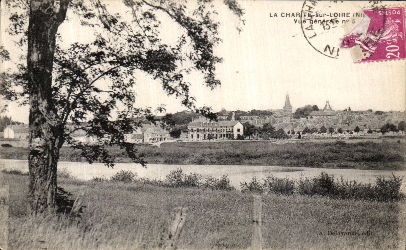 La Charité-sur-Loire — Vue générale n° 5 — A. Delayance, édit.