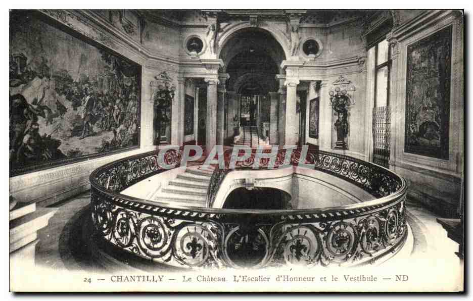 Chantilly - Le Château. L'Escalier d'Honneur et le Vestibule — ND