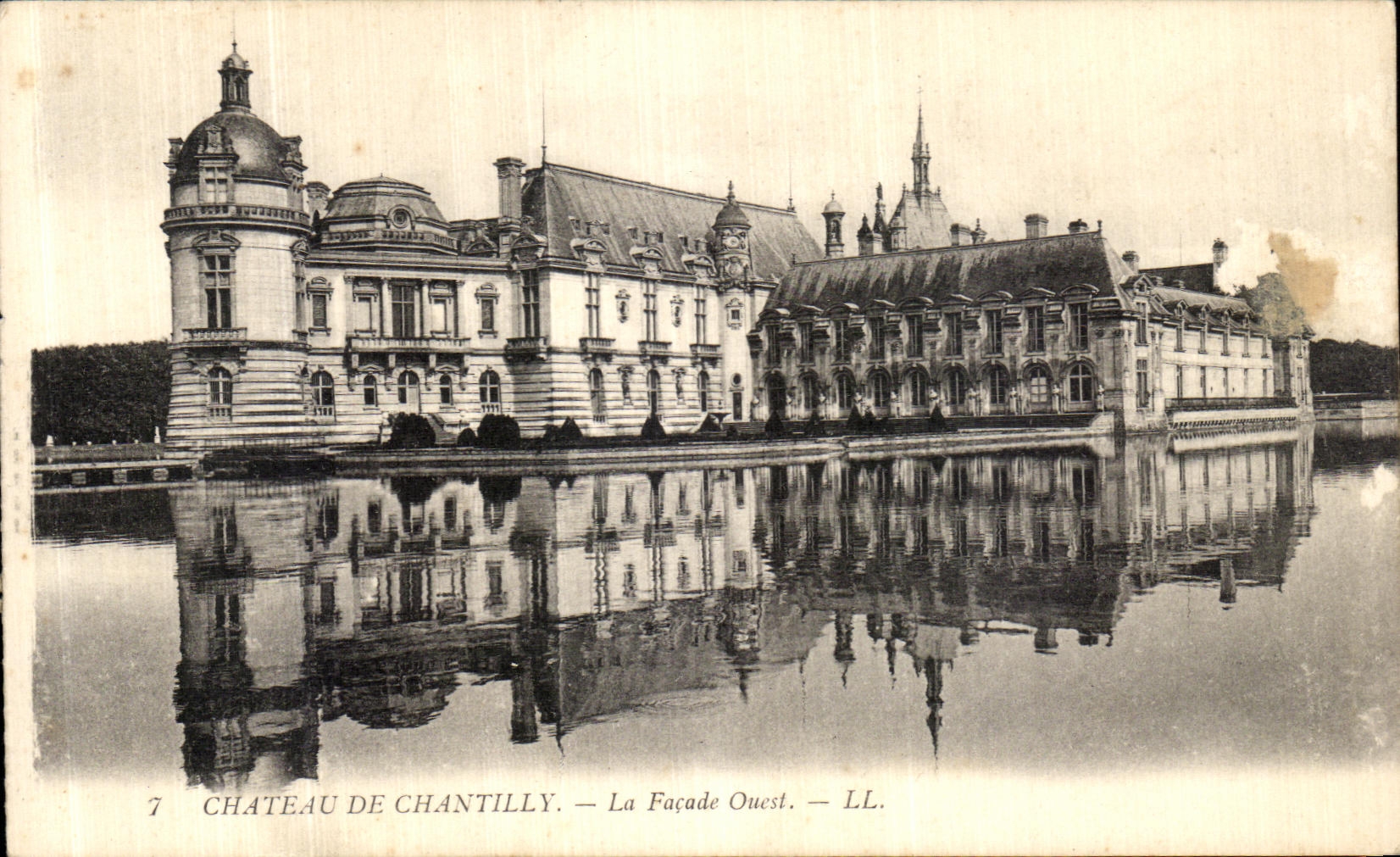 Château de Chantilly — La Façade Ouest — LL.
