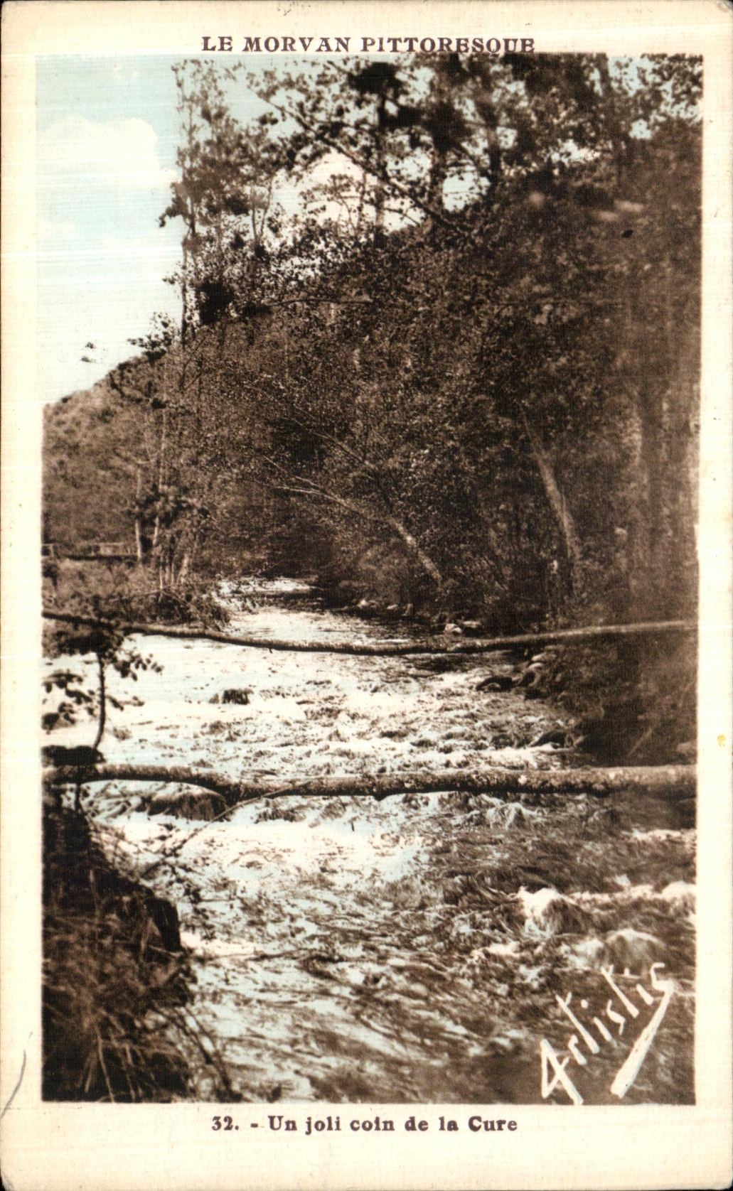 CPA Le Morvan Un joli coin de la Cure 