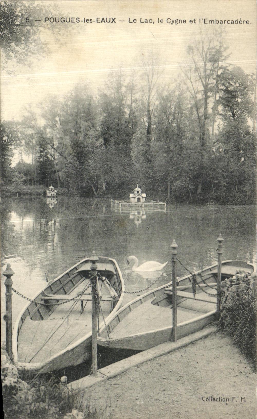 CPA Pougues les Eaux Le Lac le Cygne et l Embarcadere
