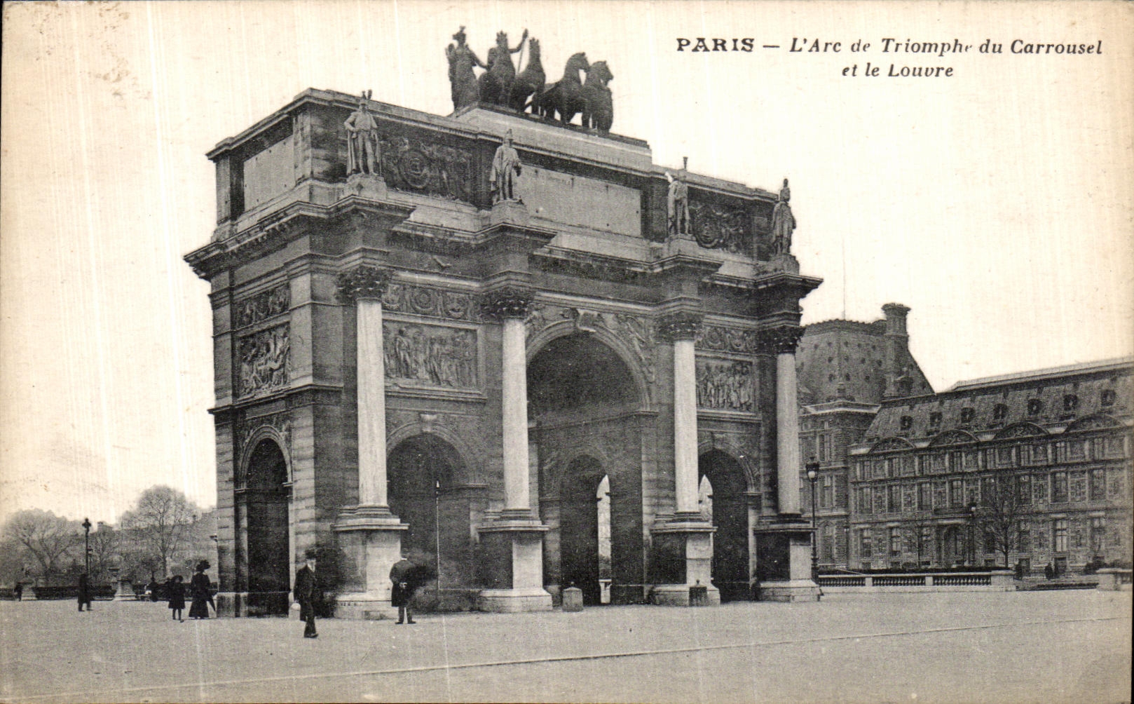 CPA Paris L Arc de Triomphe du Carrousel et le Louvre
