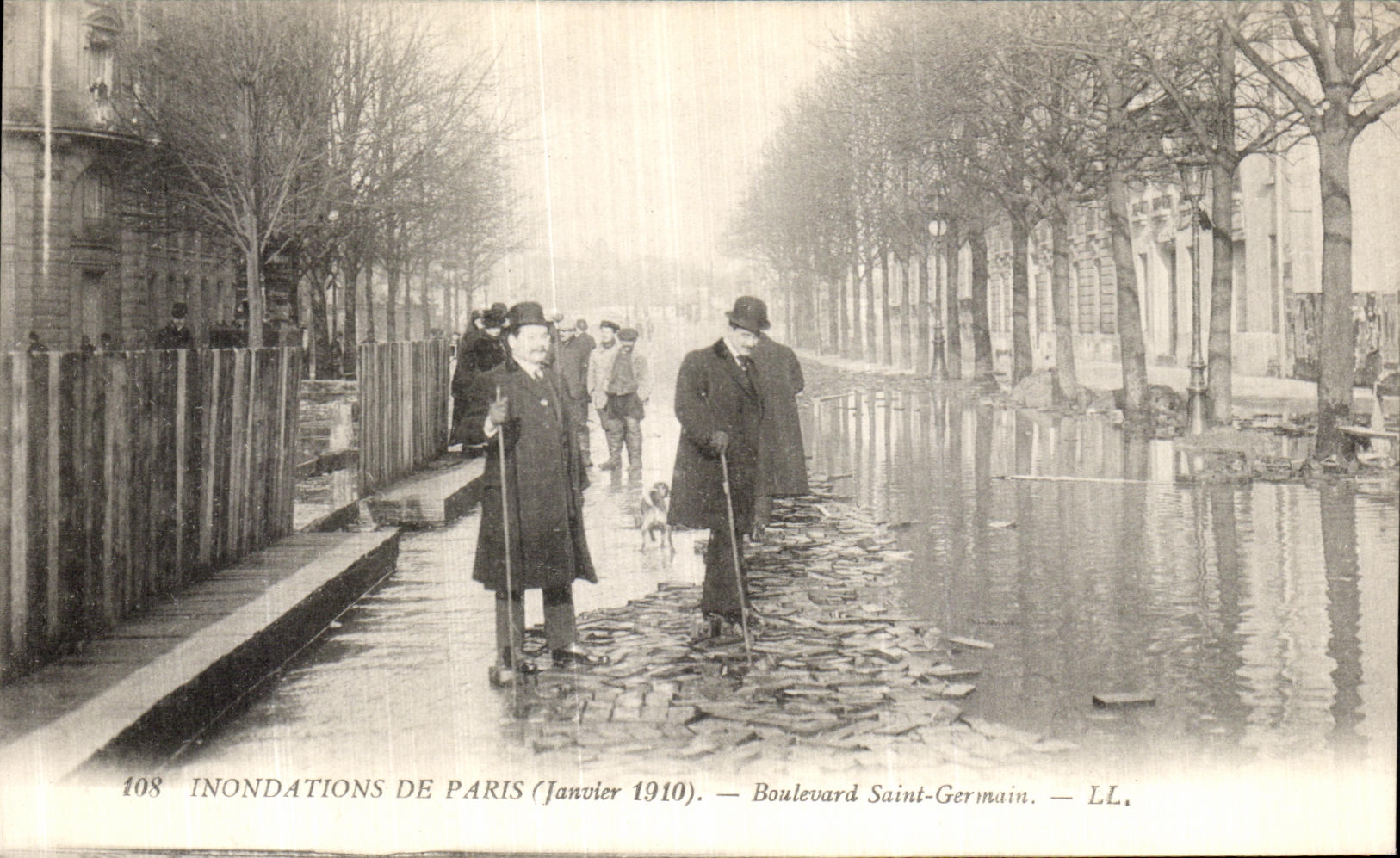 Inondations de Paris — Janvier 1910 — Boulevard Saint-Germain — LL, n° 108
