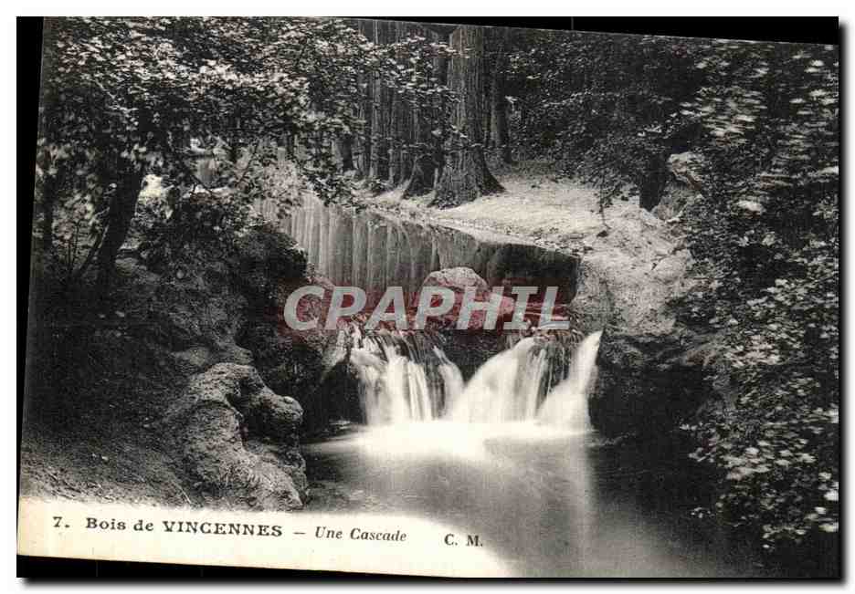 CPA Bois de Vincennes Une Cascade