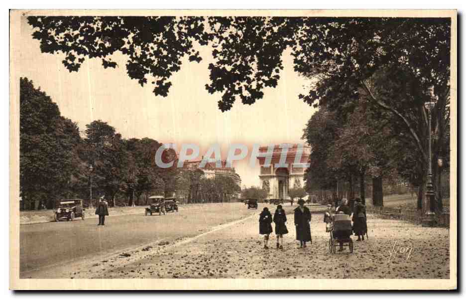 CPA Paris En Flanant L Avenue Foch