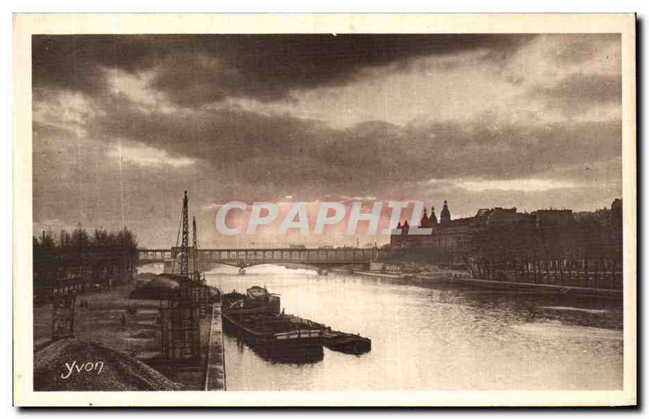 CPA Paris Coucher de Soleil sur la Seine Quai de Passy