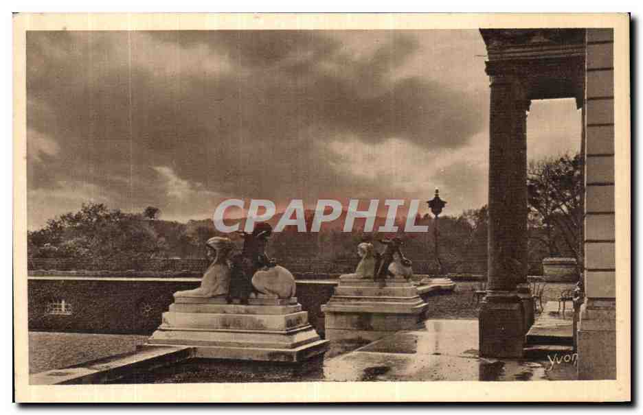 CPA Paris Motifs decorant l Entree du Chateau de Bagatelle
