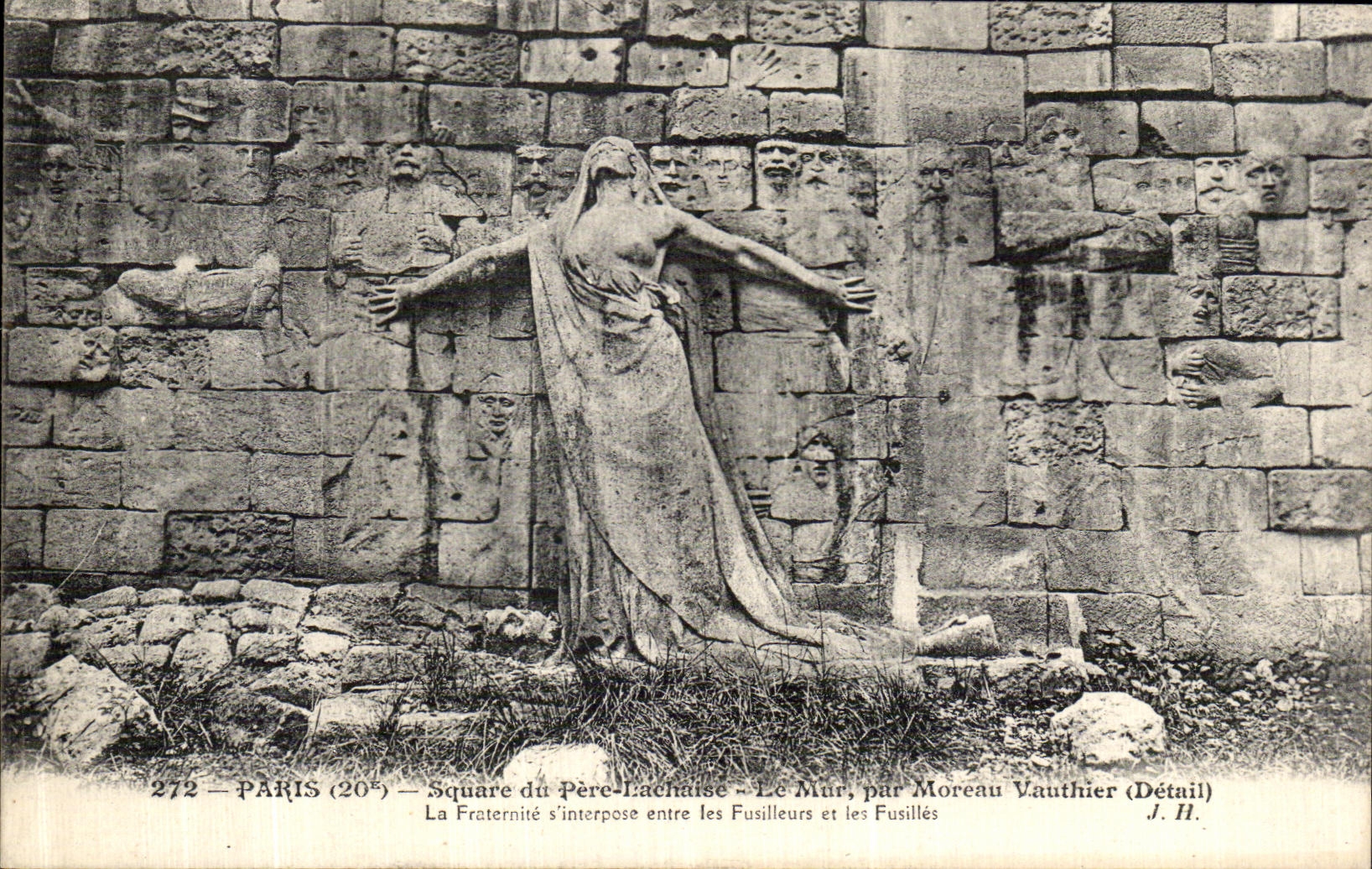 CPA Paris Square du Pere Lachaise Le Mur Par Moreau Vauthier 