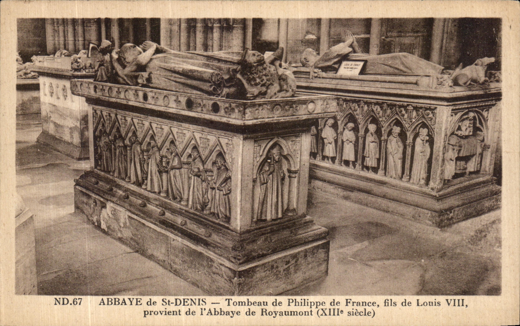 Abbaye de St-Denis — Tombeau de Philippe de France, fils de Louis VIII, provenant de l'Abbaye de Royaumont (XIIIe siècle)