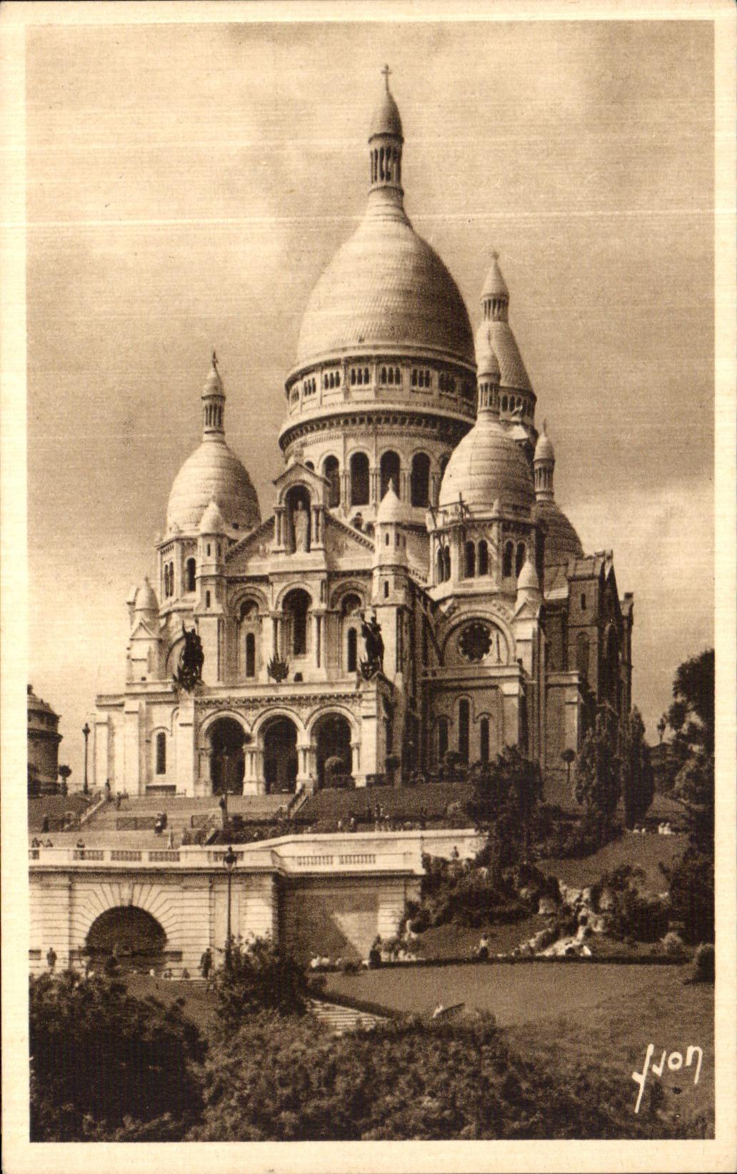 CPA Paris en flanant Basilique du Sacre Coeur de Montmartre