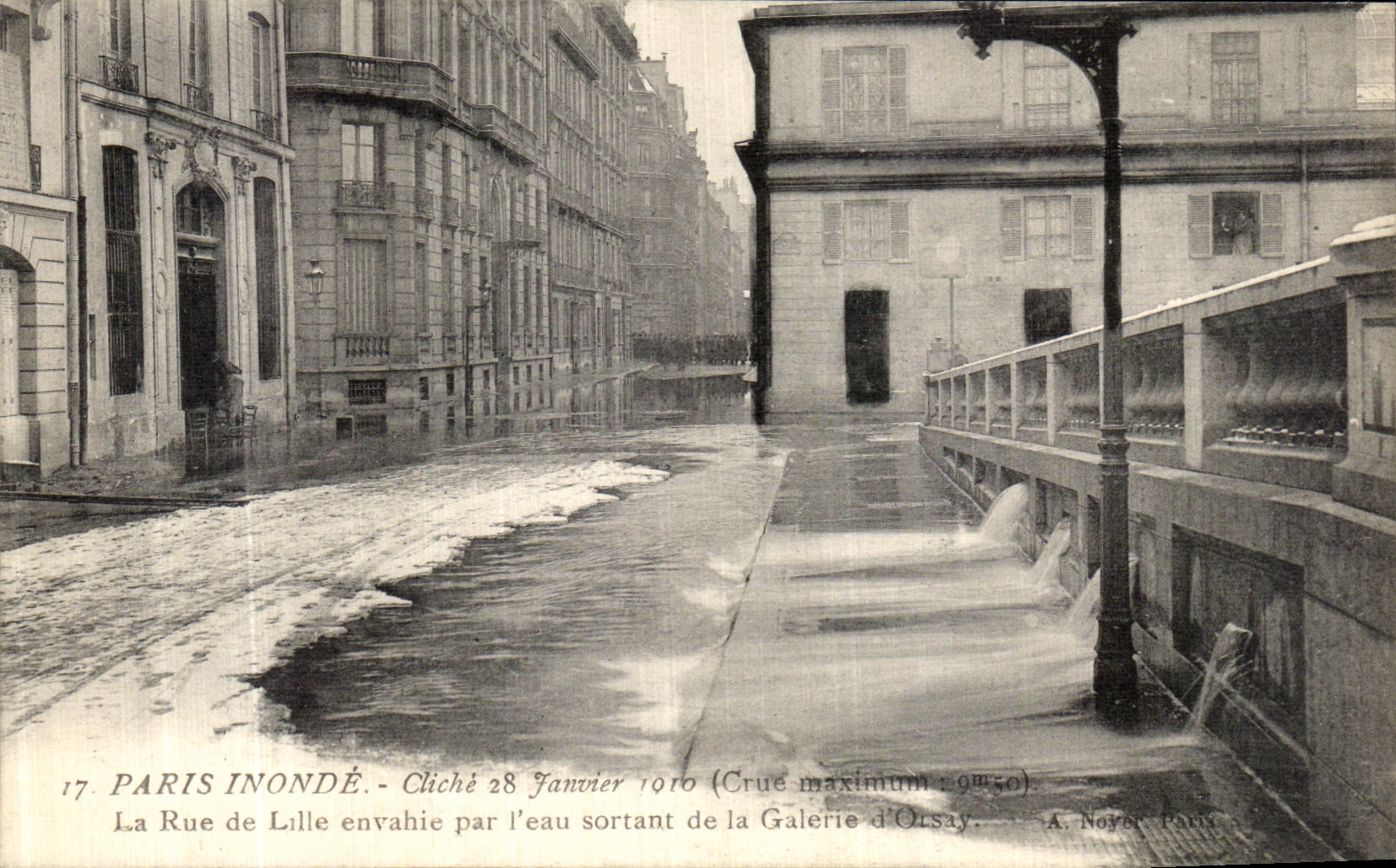 CPA Paris Inonde La Rue de Lille Envahie par l eau sortant de la Galerie d Orsay