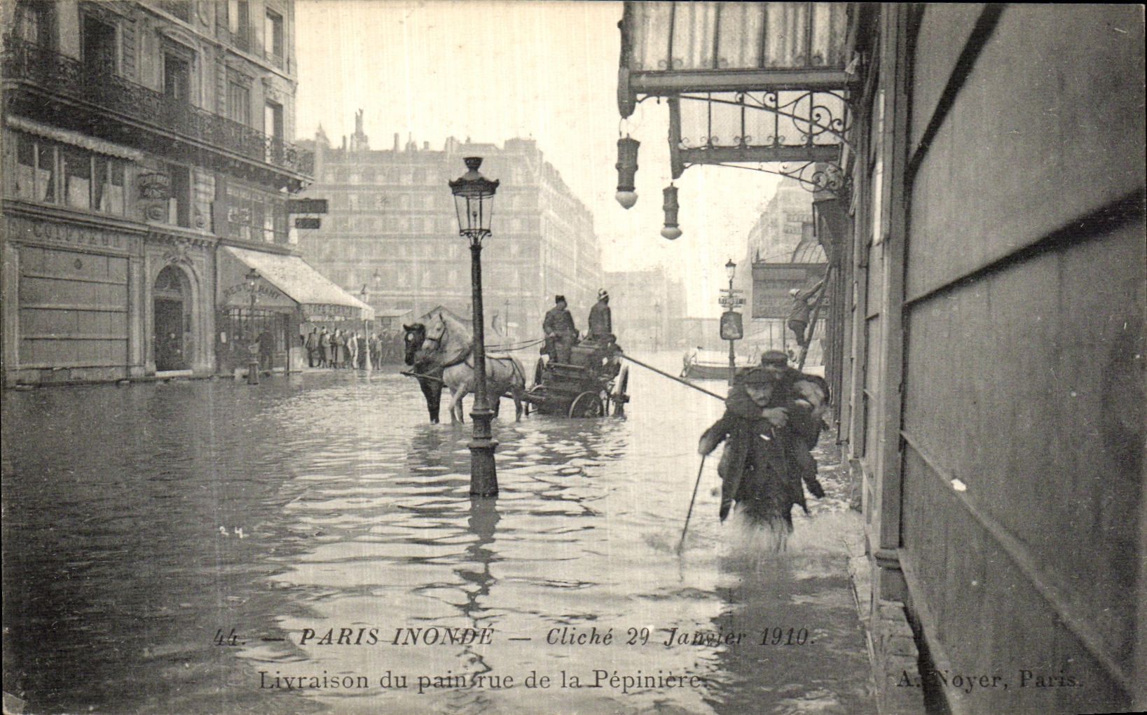 Paris inondé — Livraison du pain rue de la Pépinière — A. Noyer, Paris, n°44