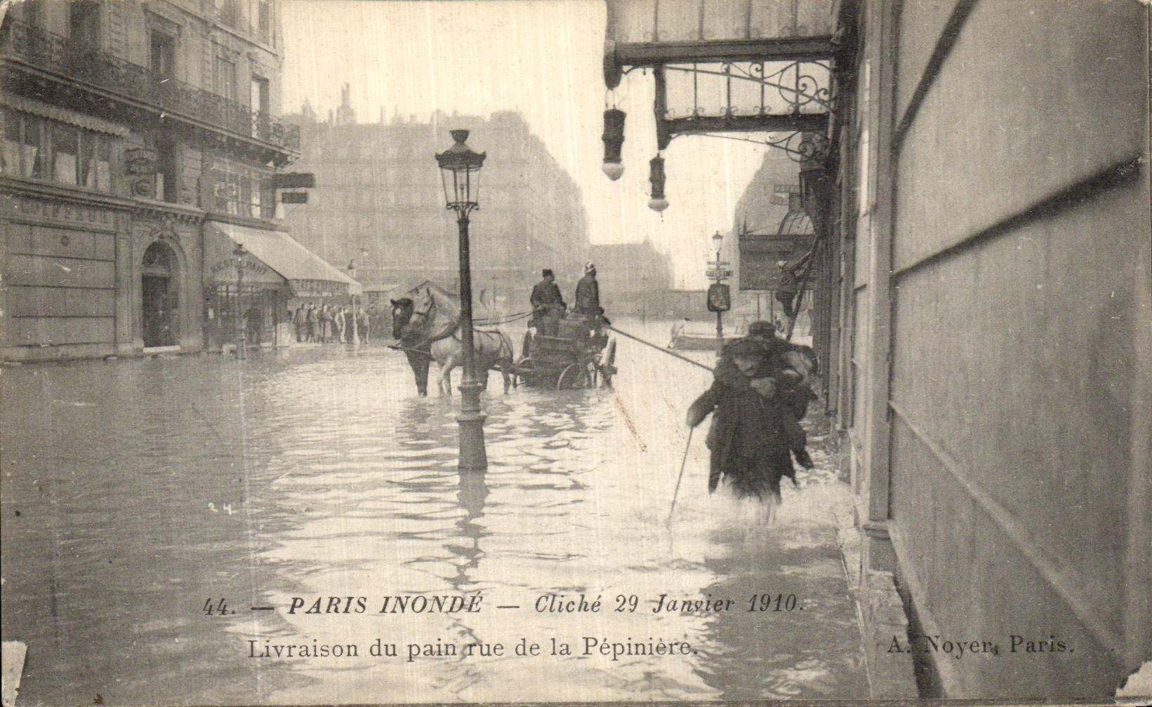 Paris inondé — Livraison du pain rue de la Pépinière — A. Noyer, Paris, n°44