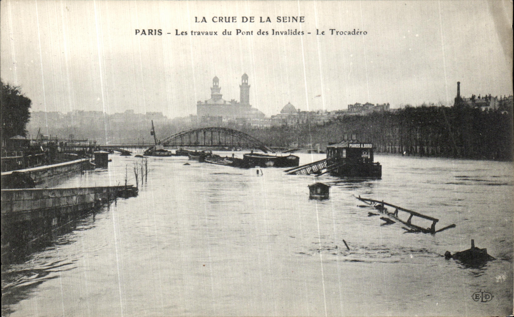 Paris - La crue de la Seine - Les travaux du Pont des Invalides - Le Trocadéro