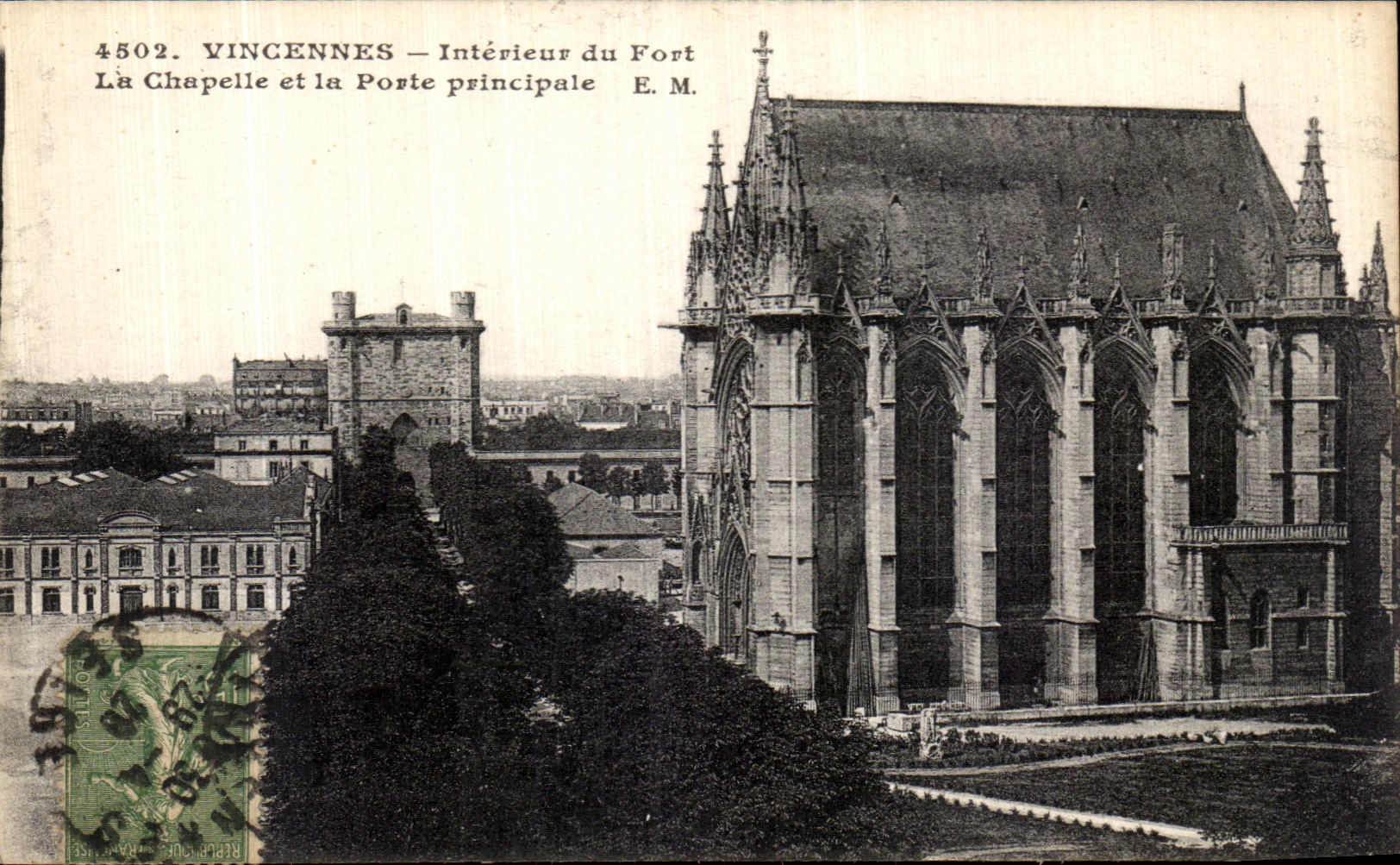 Vincennes — Intérieur du Fort, La Chapelle et la Porte principale — E.M. n°4502