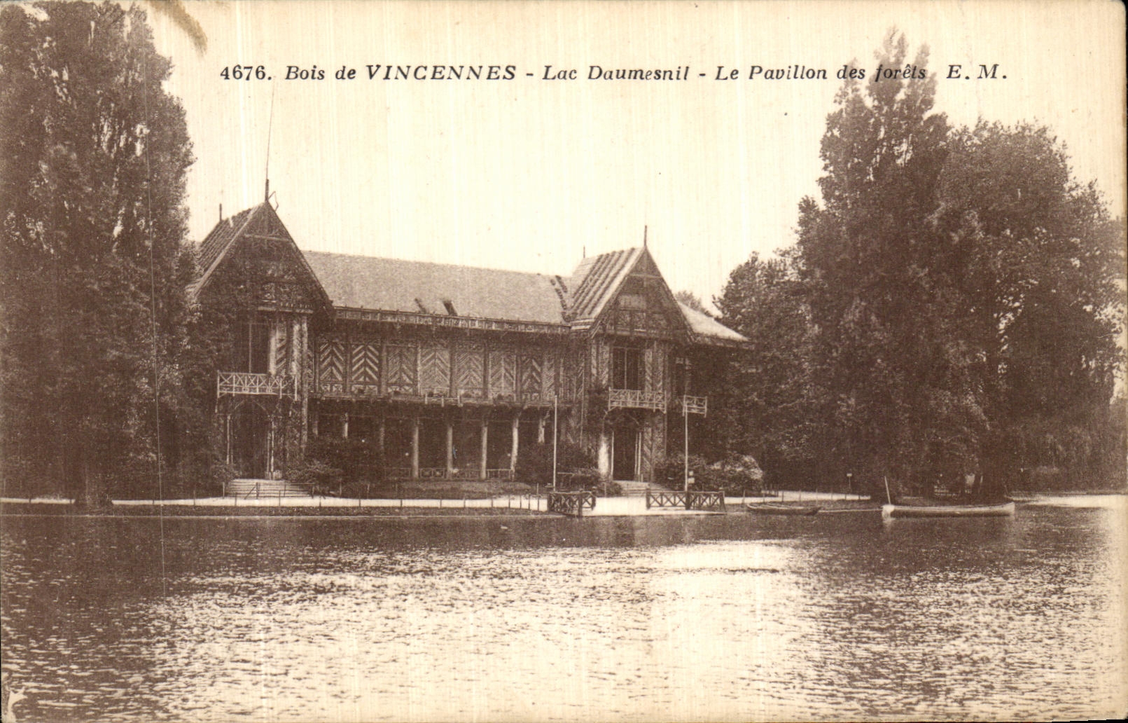 CPA Bois de Vincennes Lac Daumesnil Le Pavillon des forets