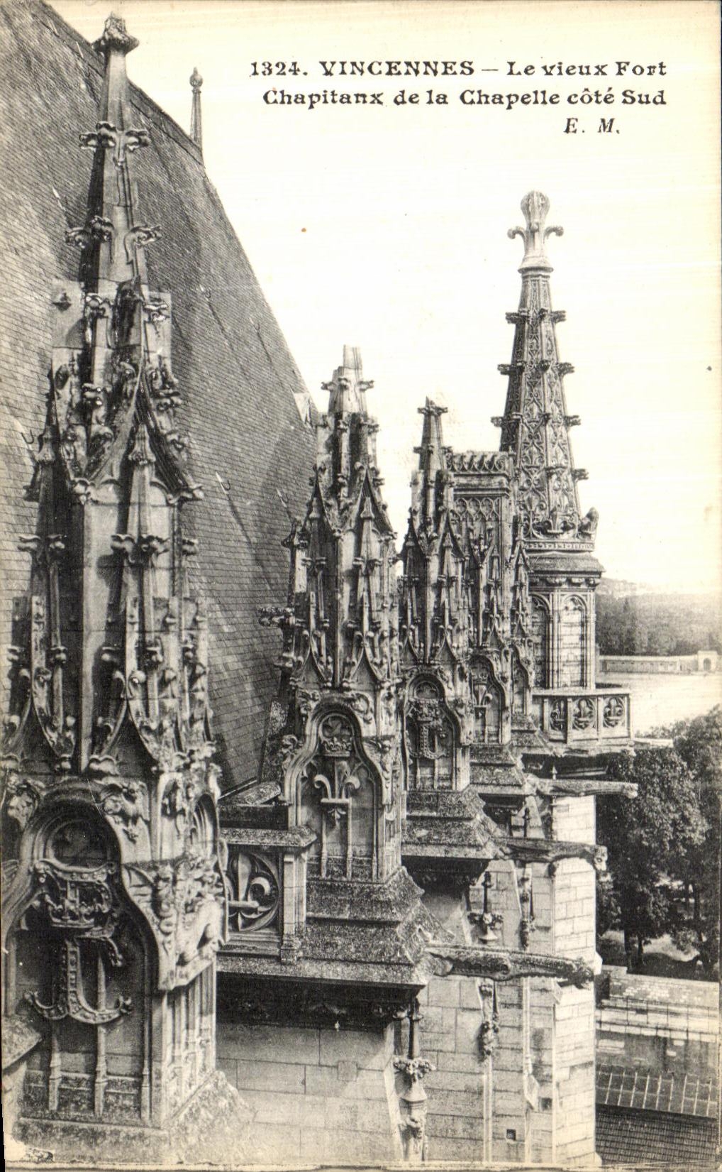 Vincennes — Le vieux Fort Chapelle côté Sud — E. M. n° 1324