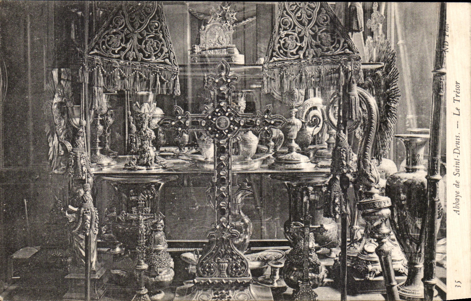 CPA Abbaye de Saint Denis Le Tresor 