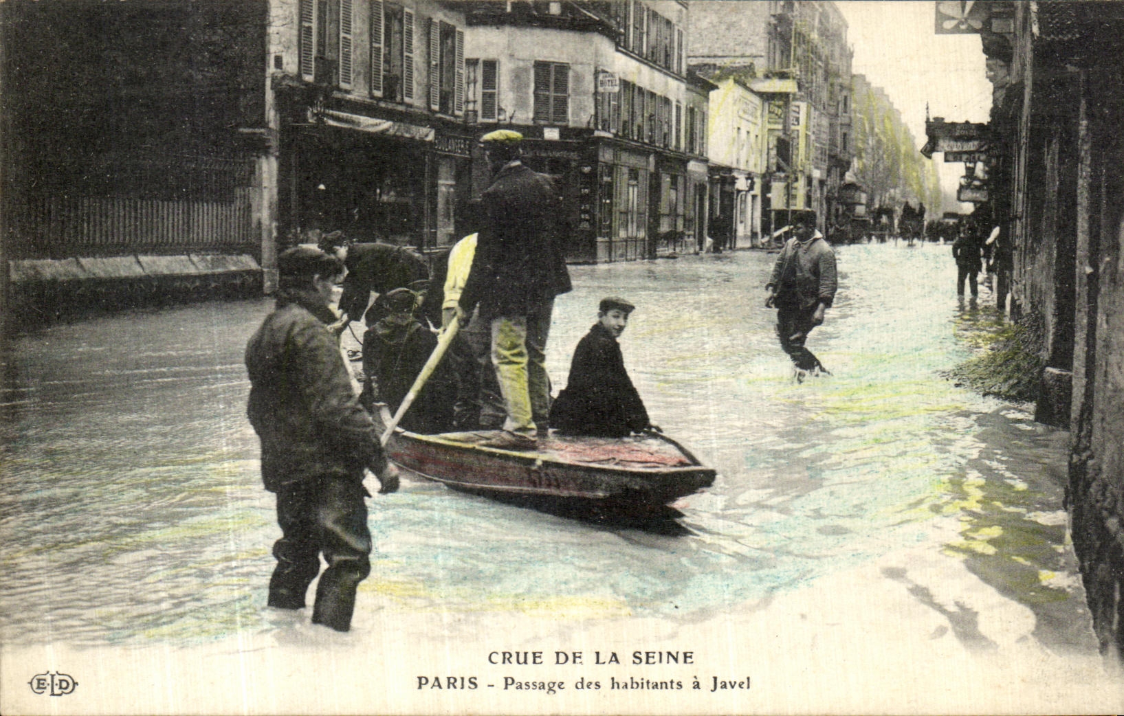 Crue de la Seine — Passage des habitants à Javel — ELD