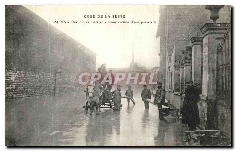 Überschwemmung der Seine — Bau einer Brücke — Rue du Chevaleret, Paris