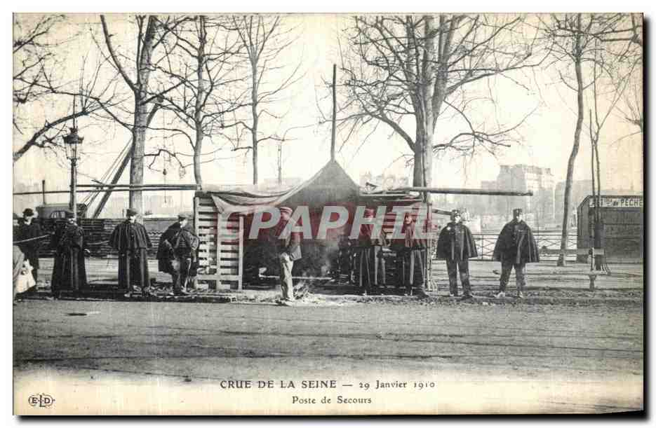 CPA Crue De La Seine Paris Poste de Secours