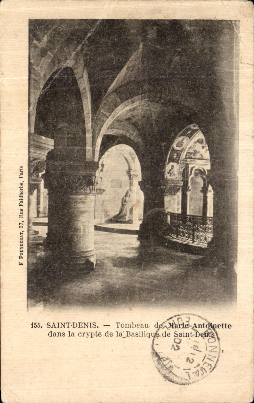 CPA Saint Denis Tombeau de Marie Antoinette dans la crypte de la Basilique de Saint Denis