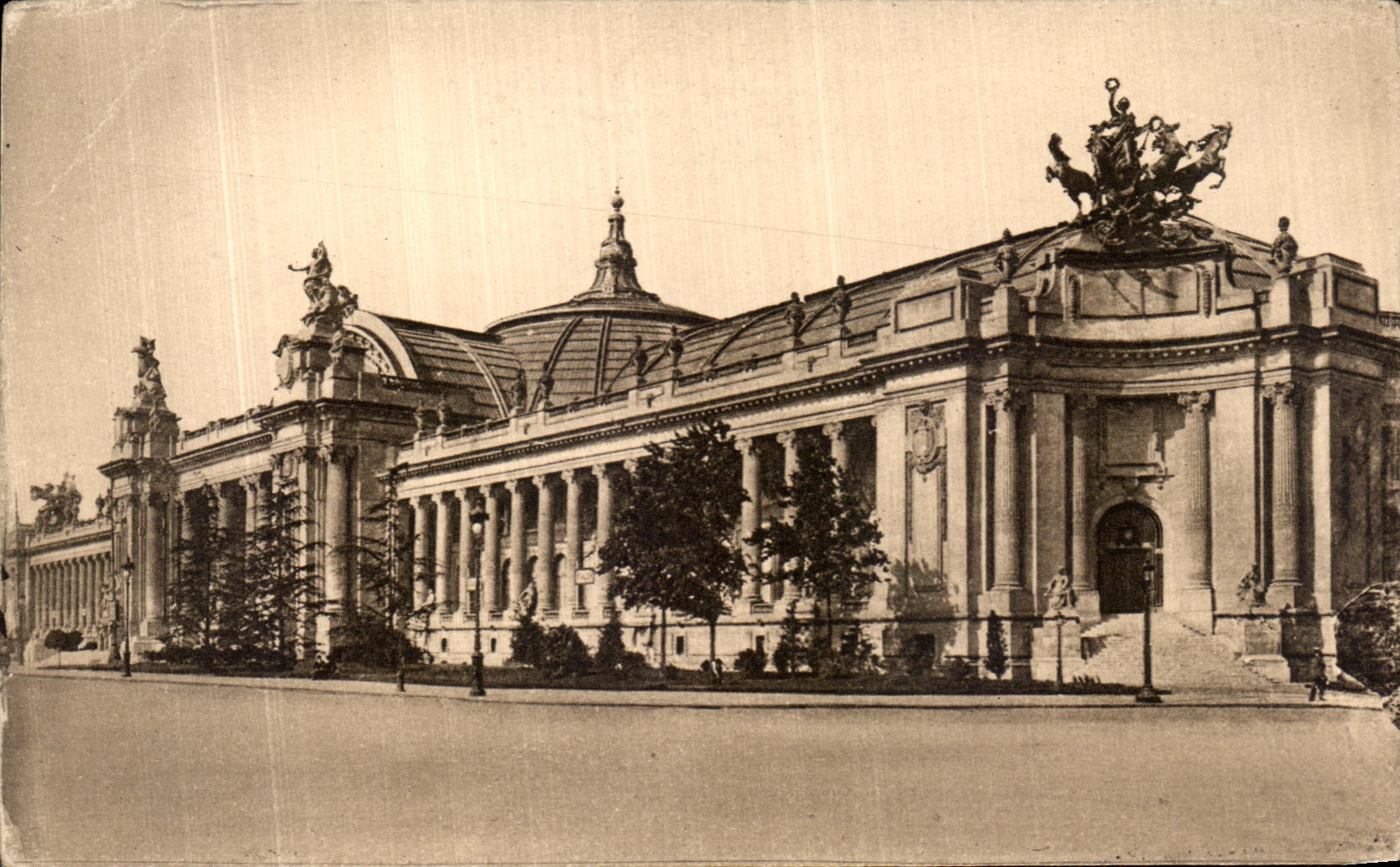 CPA Tour Paris Palais des Beaux Arts ou Grand Palais 