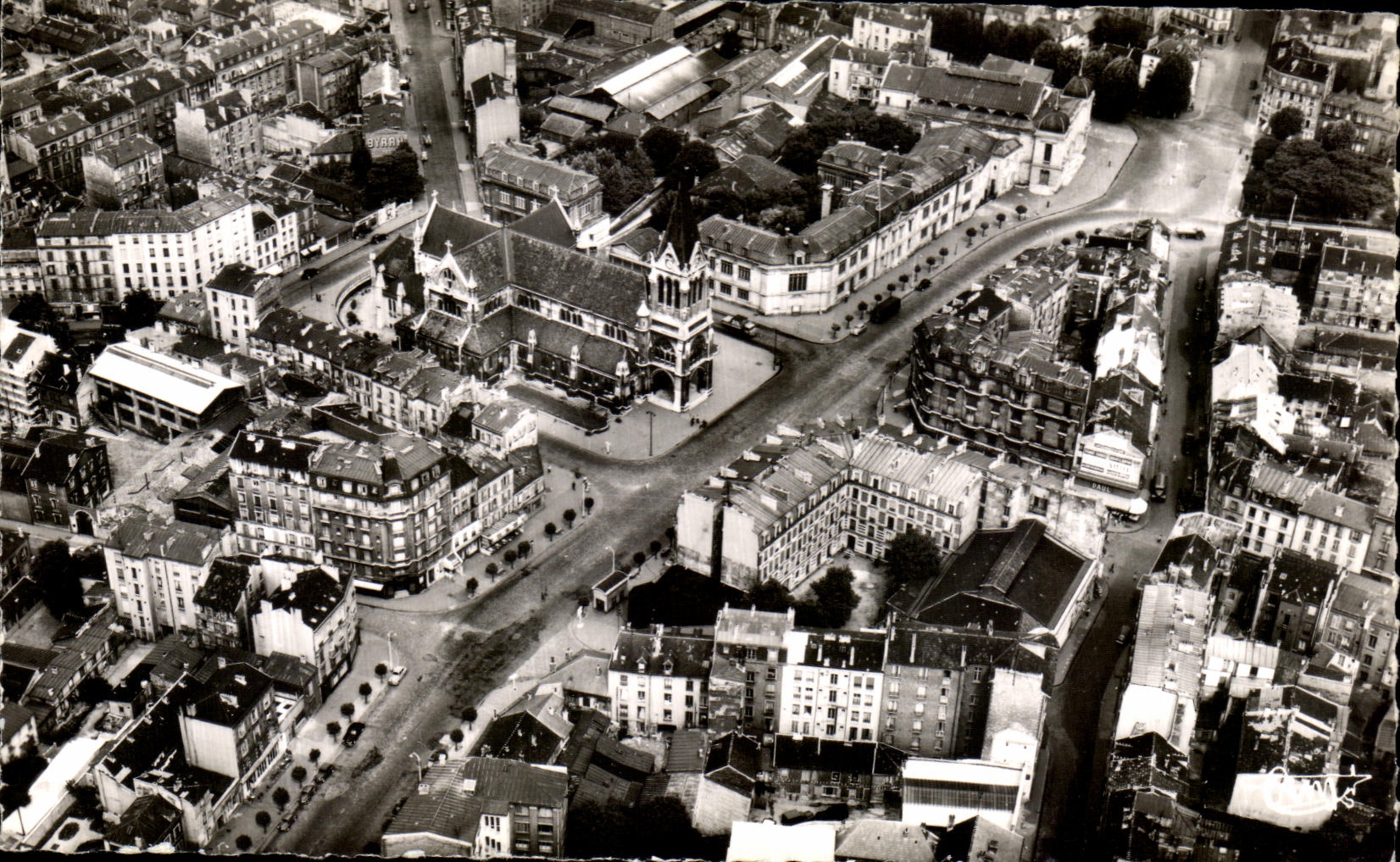 CPSM St Denis Sur Seine A Vue aerienne sur l Eglise St Denys de l Entree