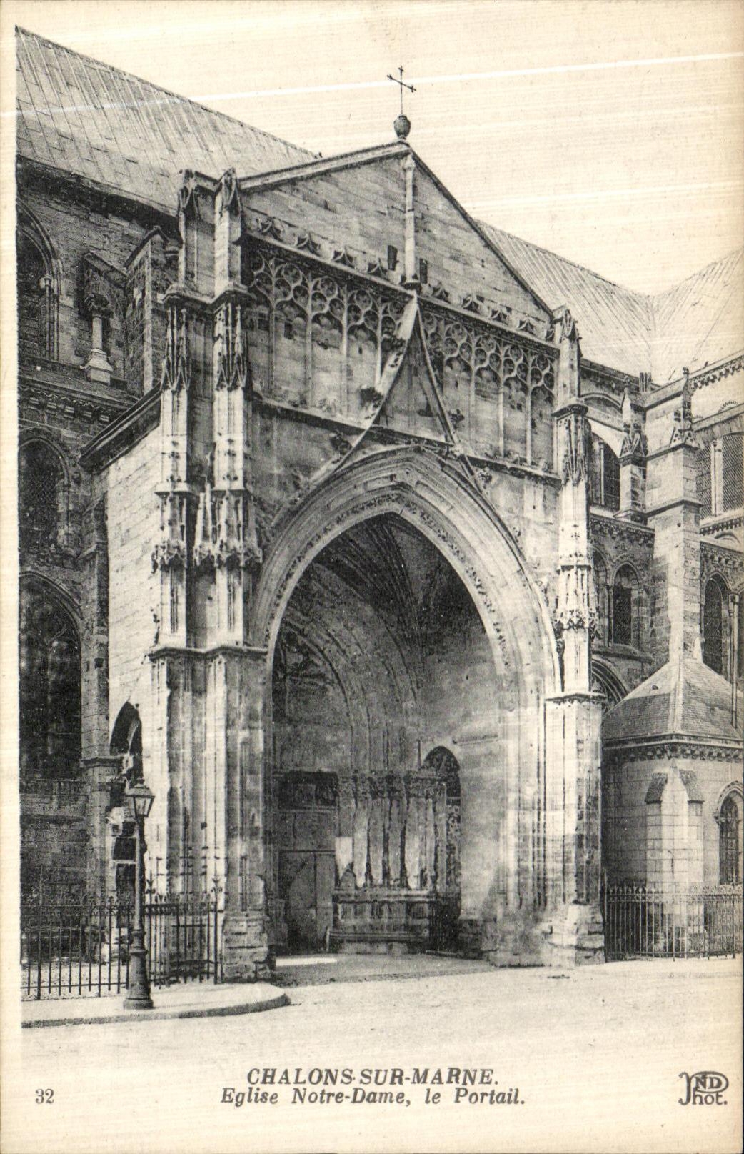 CPA Chalons Sur Marne Eglise Notre Dame Le Portail 