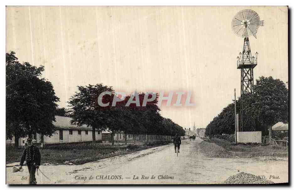 CPA Camp de Chalons La Rue de Chalons Militaria