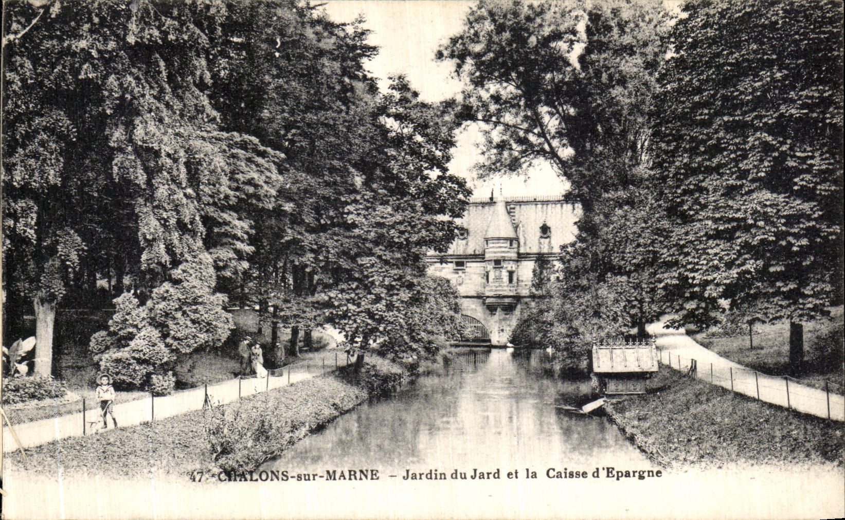 Chalons-sur-Marne — Jardin du Jard et la Caisse d'Epargne — J. Bourgoire, Édit. Château-Thierry