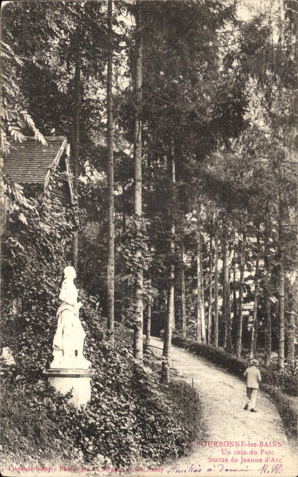Bourbonne-les-Bains — Statue de Jeanne d'Arc dans un parc ombragé — Cartodie Duley, n° 108