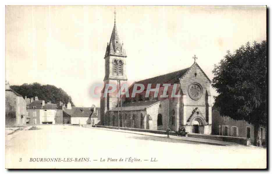 CPA Bourbonne les Bains La Place de l Eglise