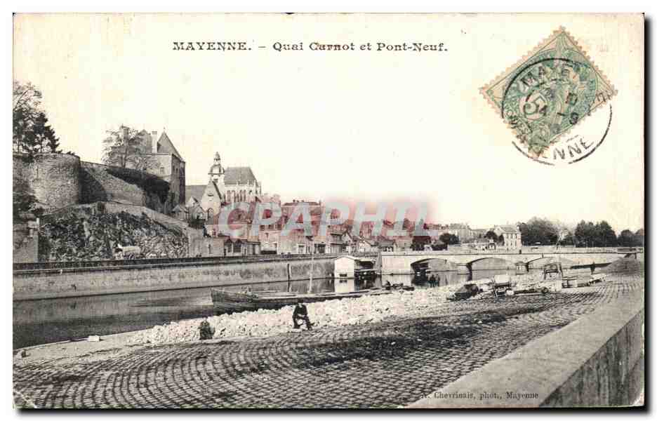 CPA Mayenne Quai Carnot et Pont Neuf