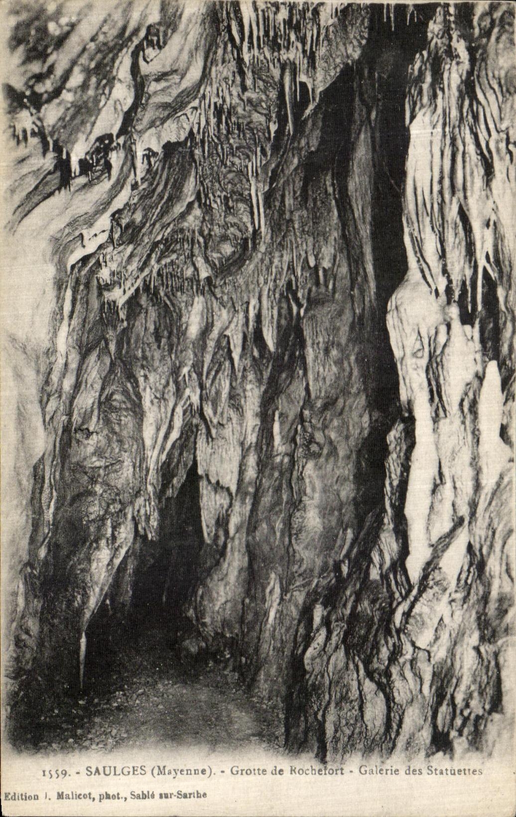 Rochefort Cave — Gallery of Statuettes — Saulges (Mayenne)