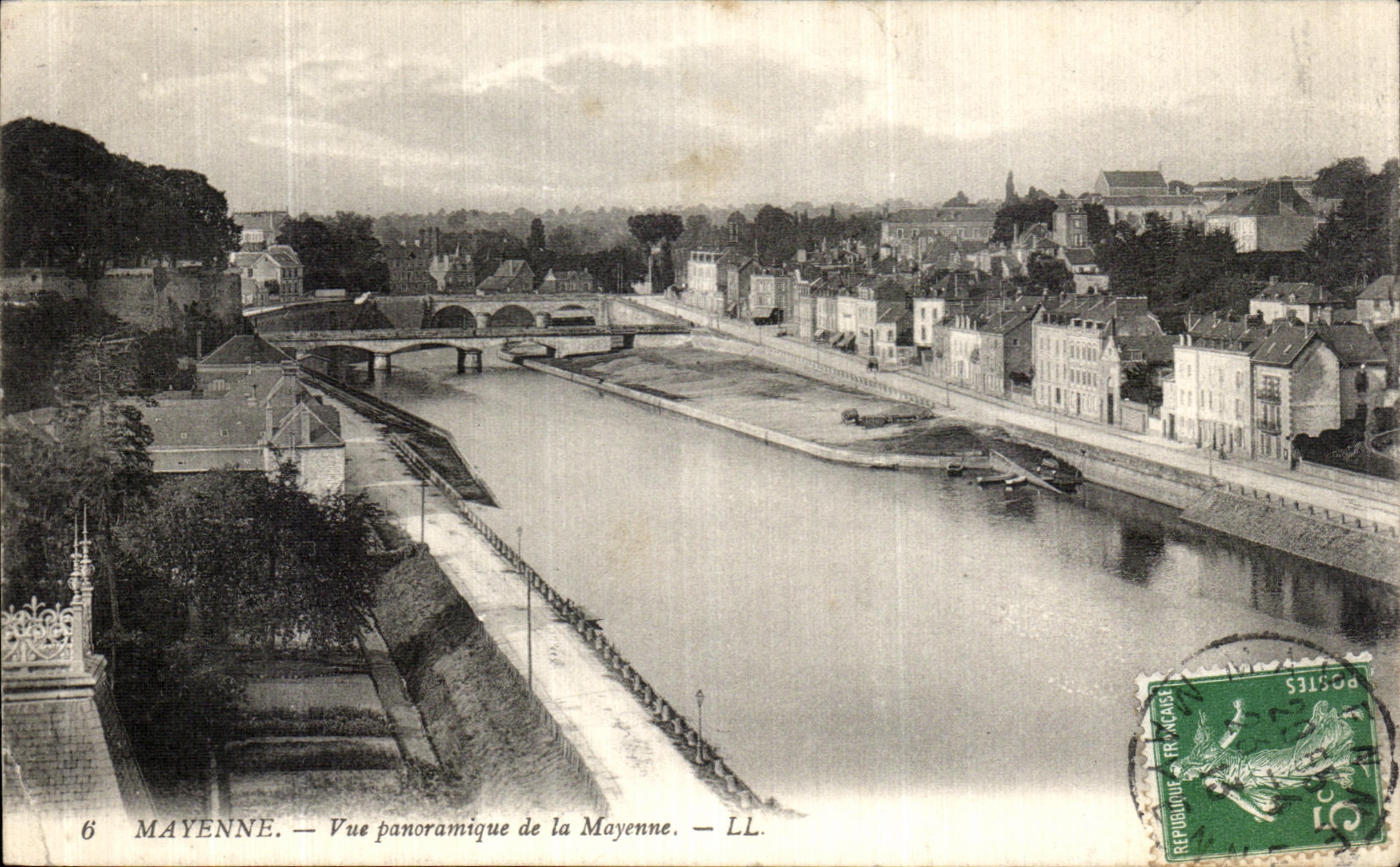 CPA Mayenne Vue Panoramique de la Mayenne