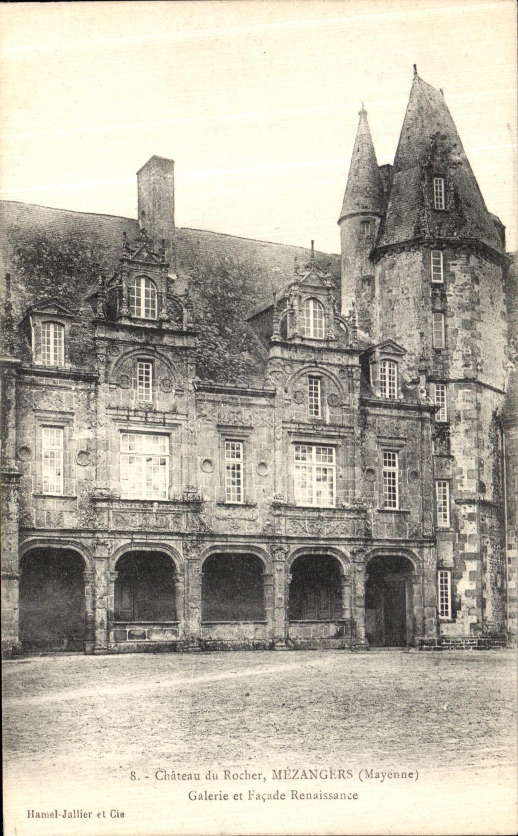 CPA Chateau du Rocher Mezangers Galerie et Facade Renaissance