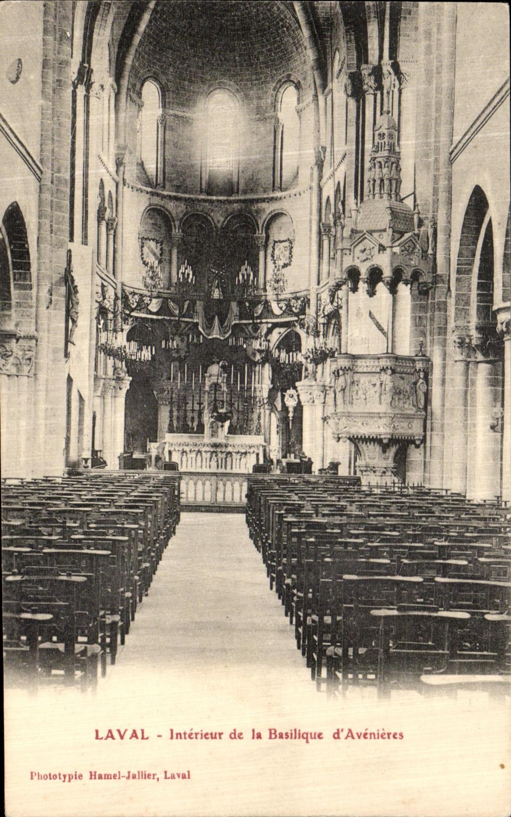 CPA Laval Interieur de la Basilique d Avenieres