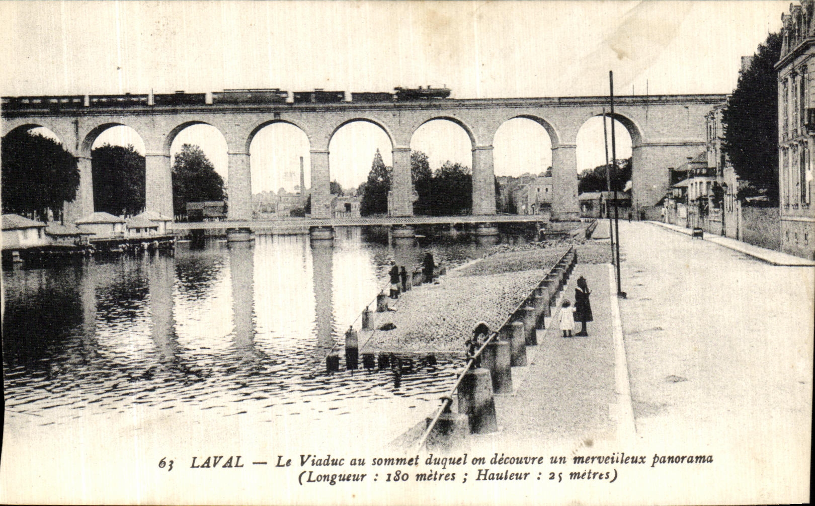 Laval — Der Viadukt — Panoramablick vom Gipfel