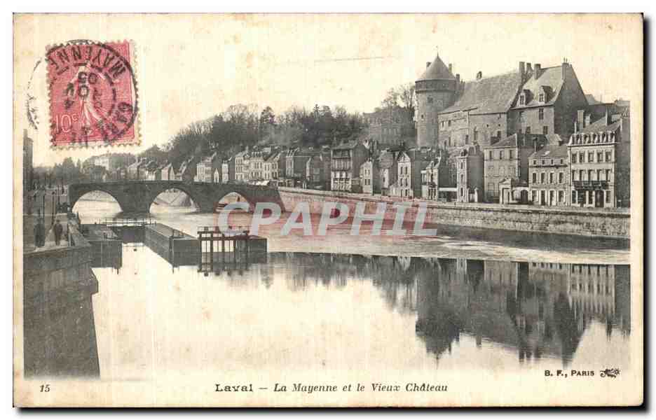 CPA Laval La Mayenne et la Vieux Chateau