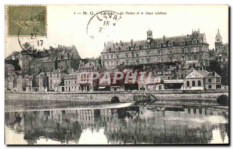 CPA Laval Le Palais et le Vieux Chateau