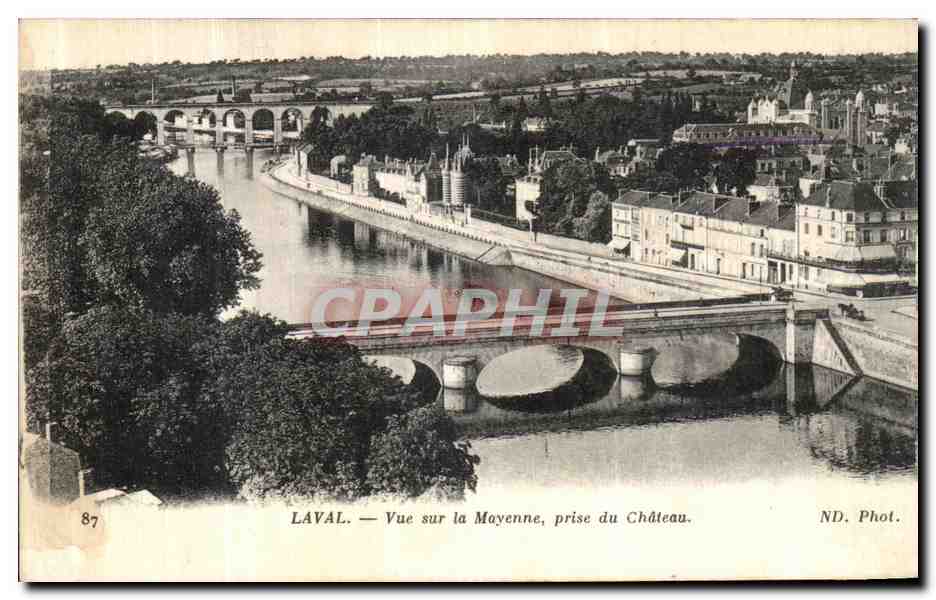 La Vallée — Vue sur la Moyenne, prise du Château — ND. Phot.