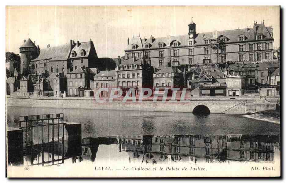 CPA Laval Le Chateau et le Palais de Justice
