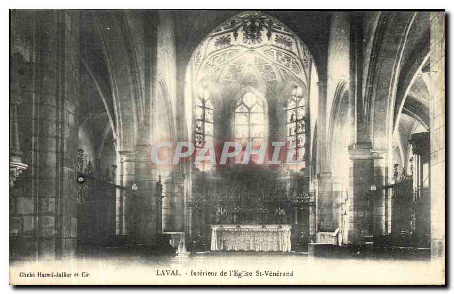 CPA Laval Interieur de l Eglise St Venerand