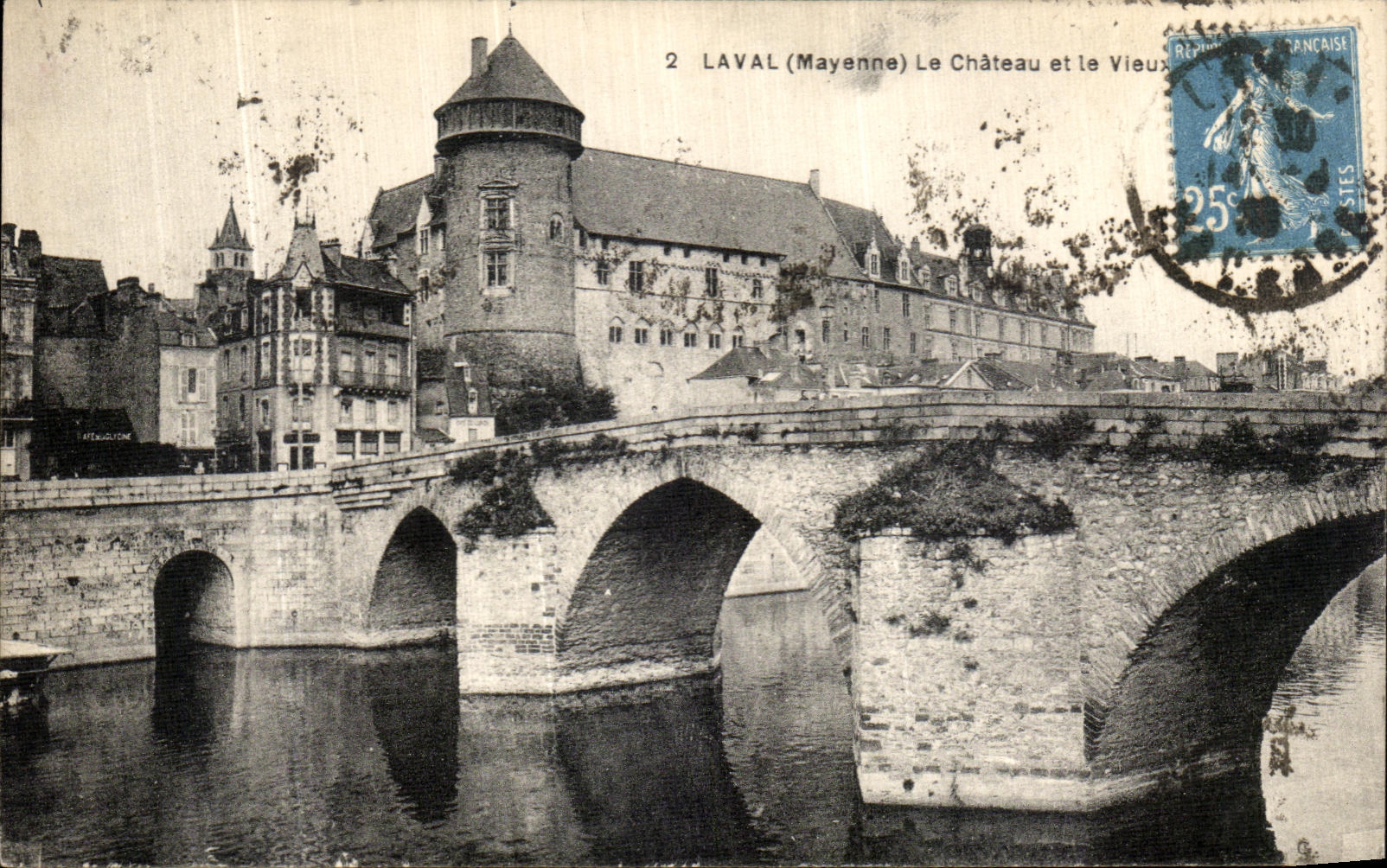 CPA Laval Le Chateau et le Vieux pont