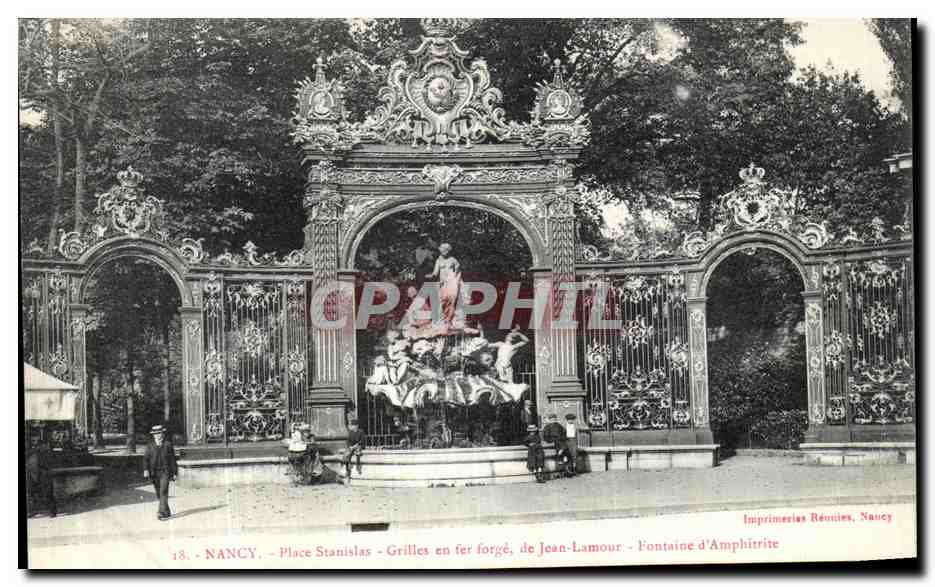 CPA Nancy Place Stanislas Grilles en fer Forge de Jean Lamour Fontaine d Amphitrite