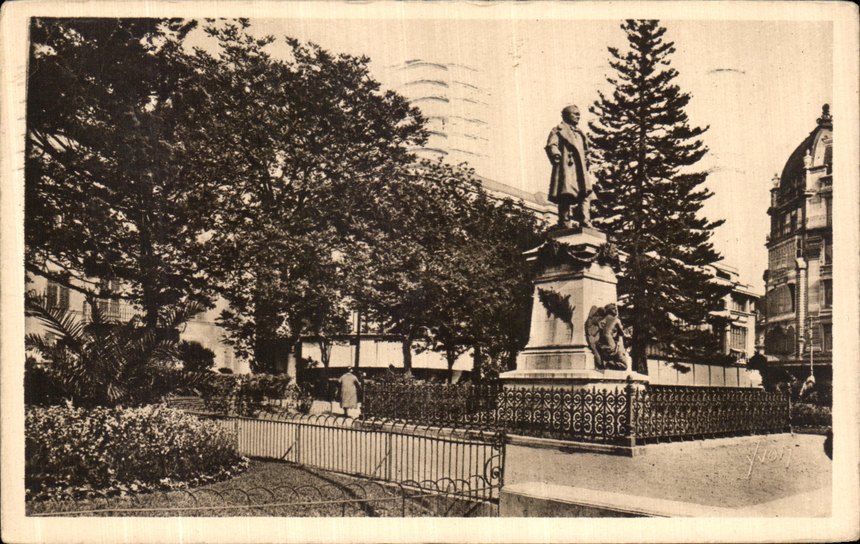 CPA Nancy Statue et Place Thiers 