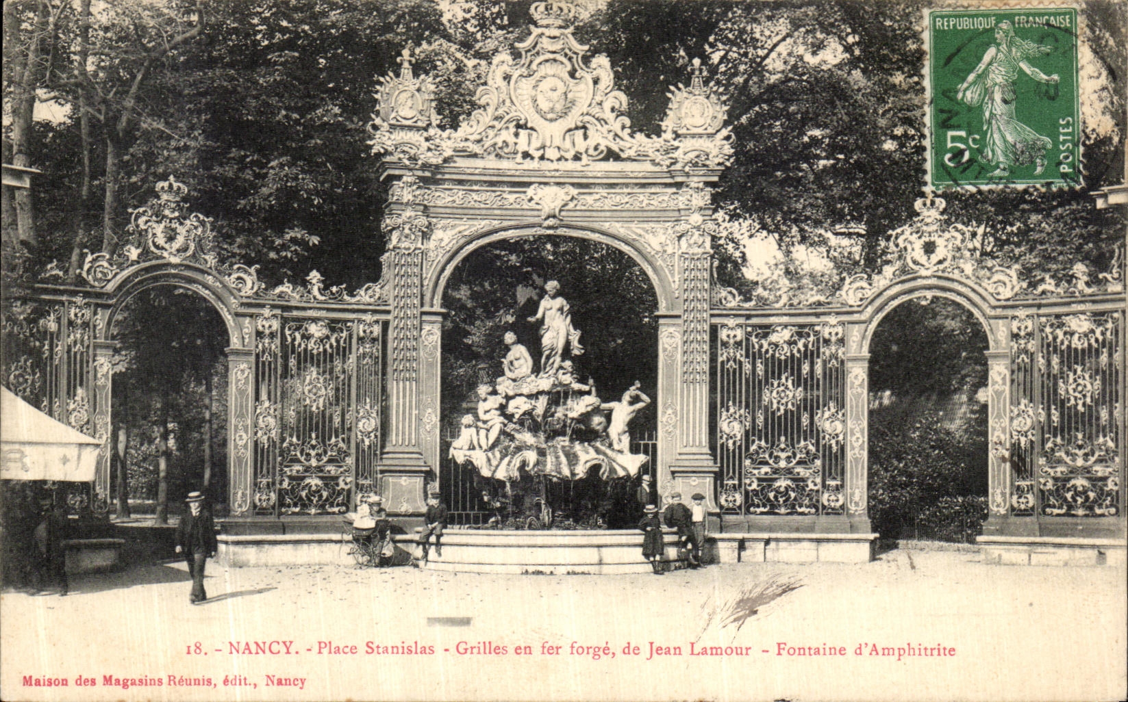 CPA Nancy Place Staniales Grilles en Fer Forge de Jean Lamour Fontaine d Amphitrite