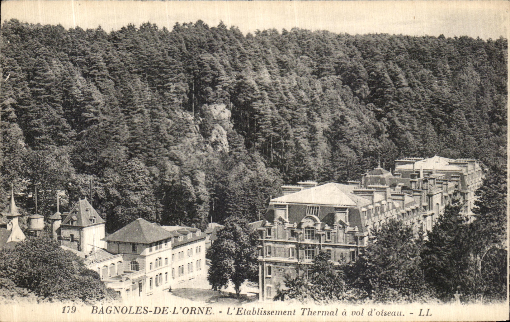 Bagnoles-de-l'Orne — L'istituto termale visto dall'alto — LL, n° 179